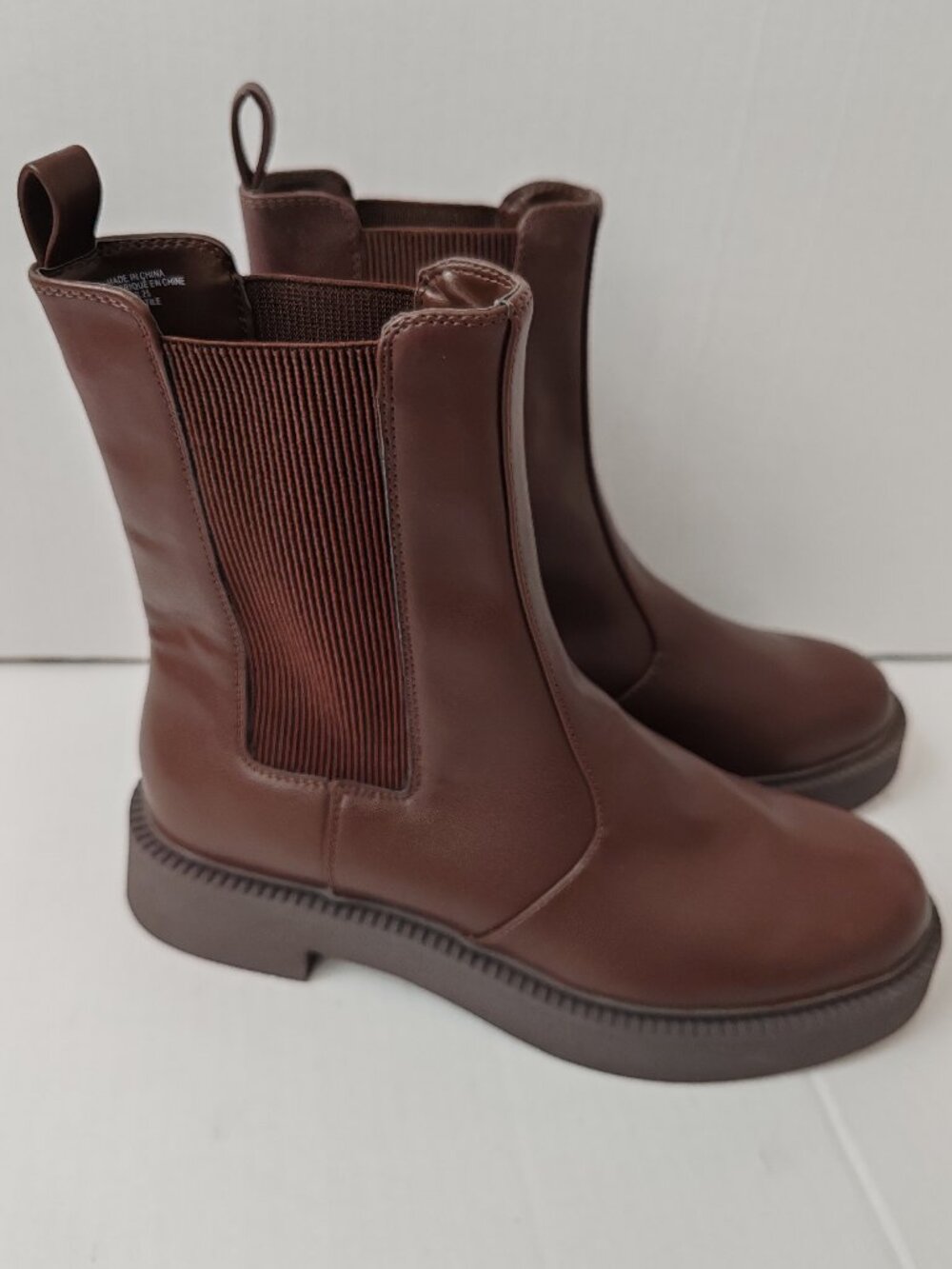 NWOT BCBGeneration Brown Chelsea Boots Size 9.5 - Women’s Pull-On Ankle Bootie